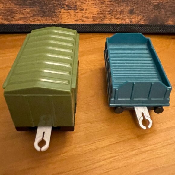 Thomas & Friends Gullane Cargo Trains Green and Blue 2013 (SKU 68TO) - Picture 2 of 4